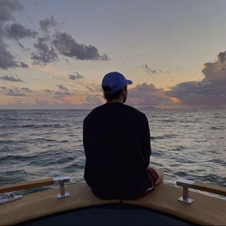 user-avatar